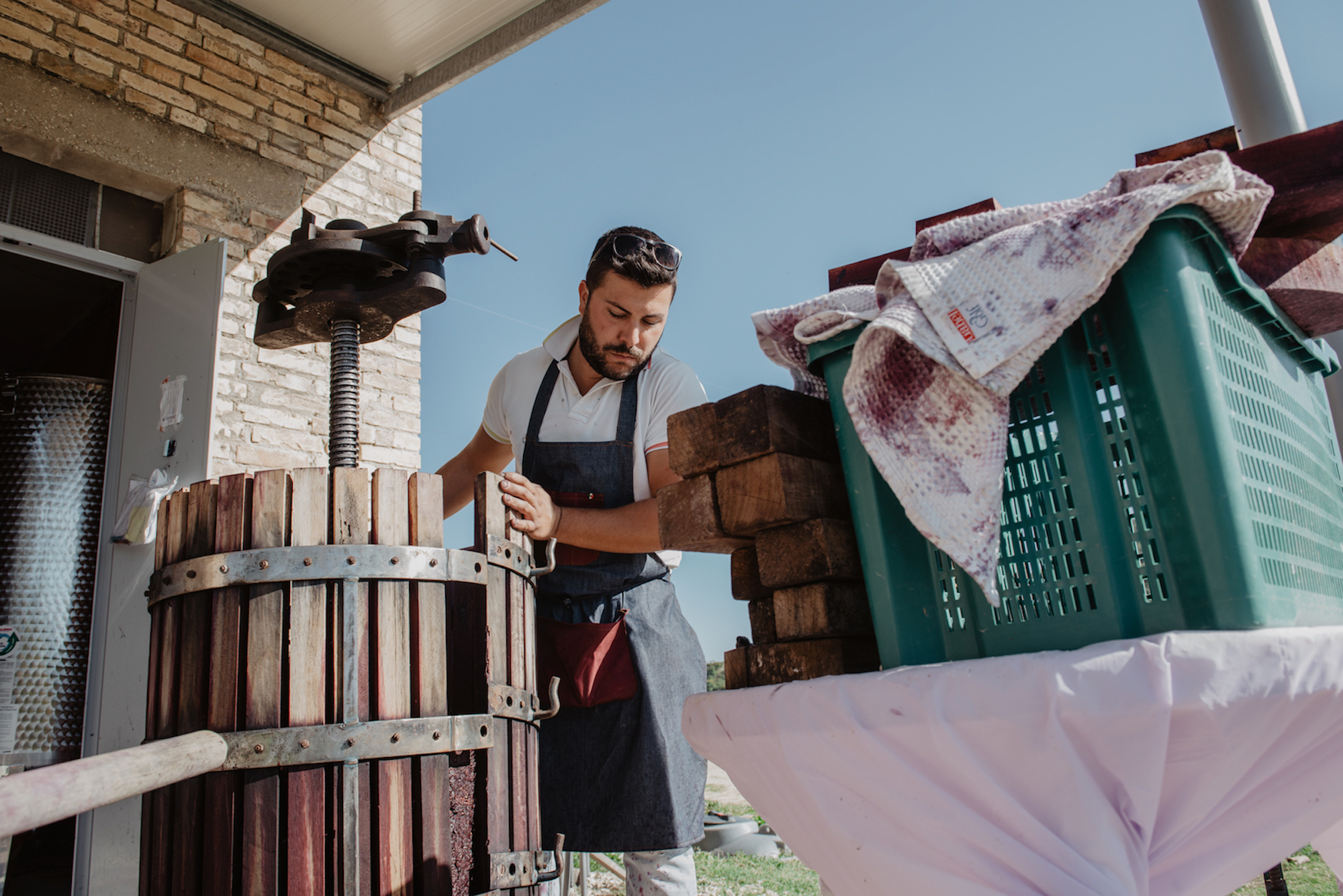 Francesco_Massetti_with_an_old_press